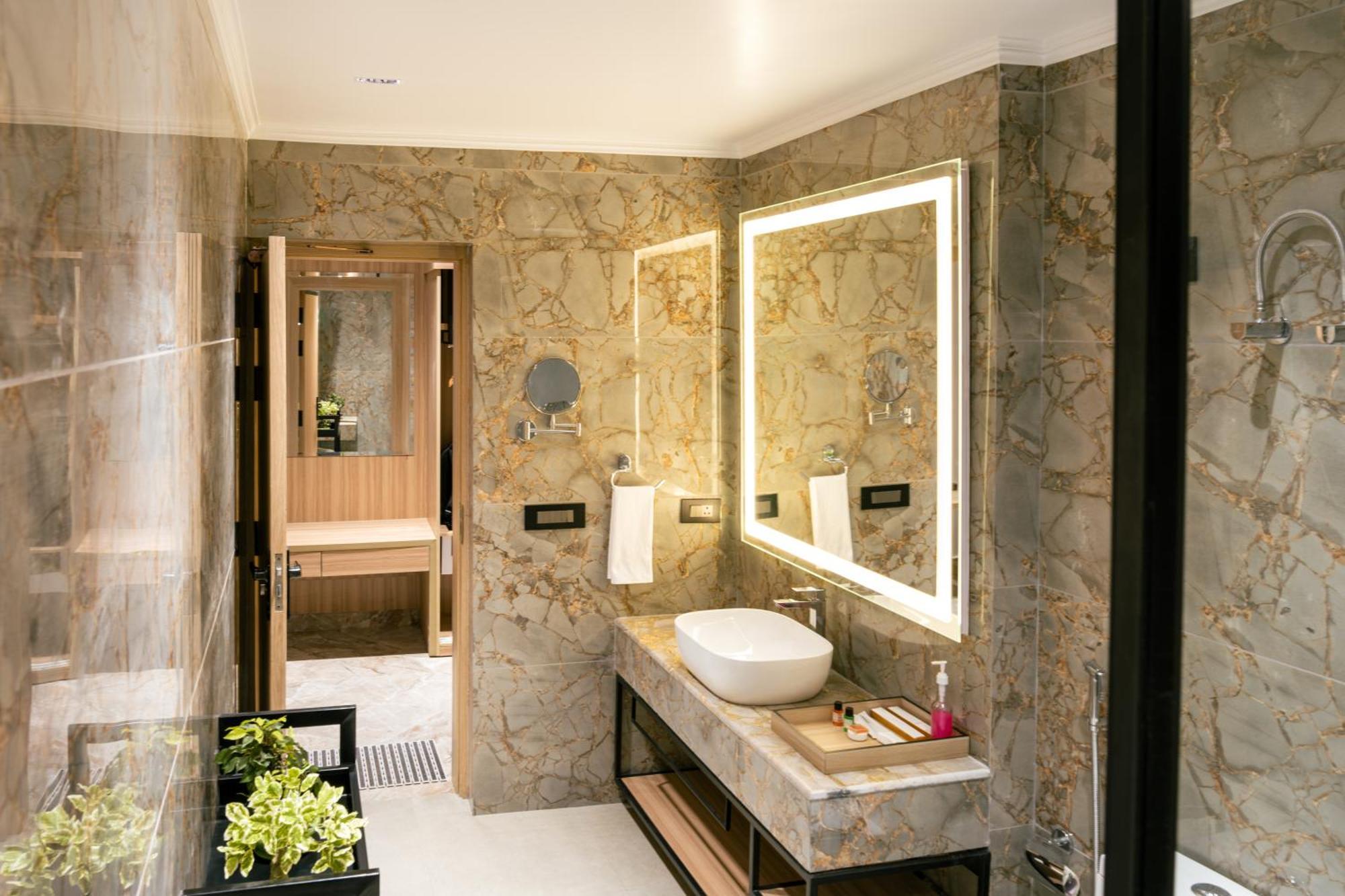 Alpine Hotel And Villas Dharamshala Bagian luar foto