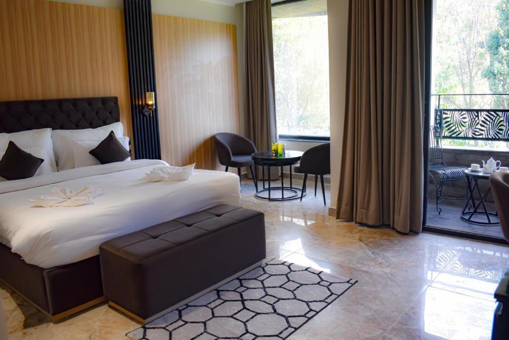 Alpine Hotel And Villas Dharamshala Bagian luar foto