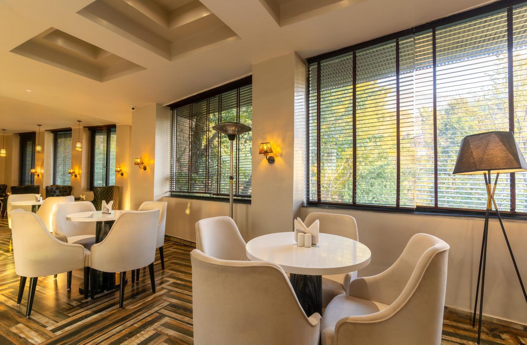 Alpine Hotel And Villas Dharamshala Bagian luar foto